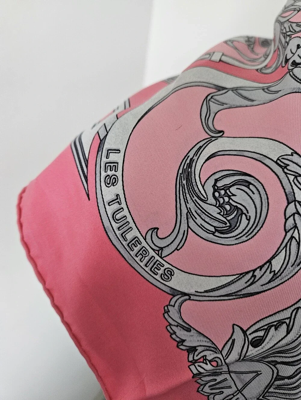 Hermes silk scarf pink / gray 